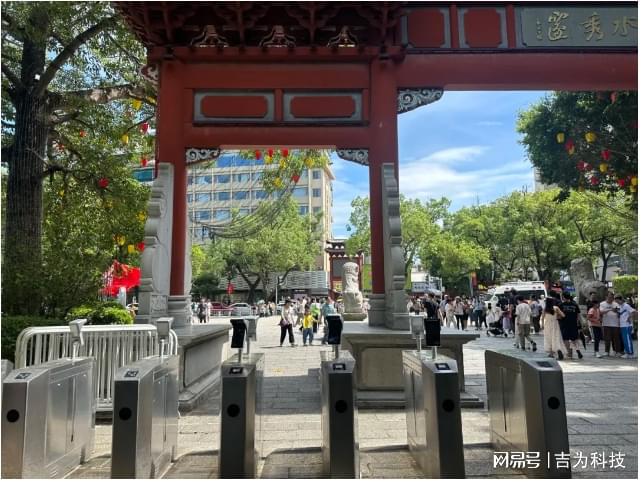 88858cc永利集团国度5A级旅游景区-惠州西湖上线吉为科技人脸辨认一体机体系(图3)