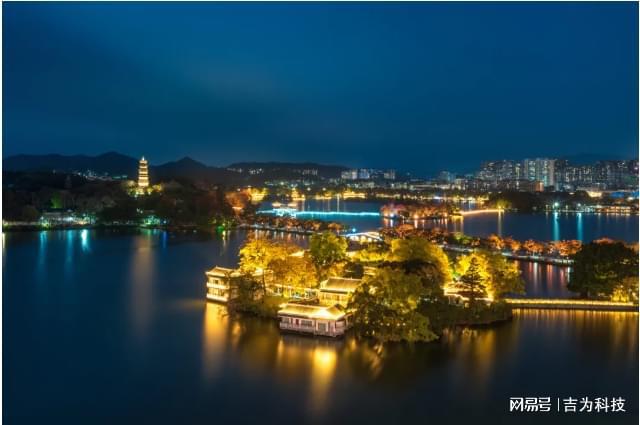 88858cc永利集团国度5A级旅游景区-惠州西湖上线吉为科技人脸辨认一体机体系(图2)
